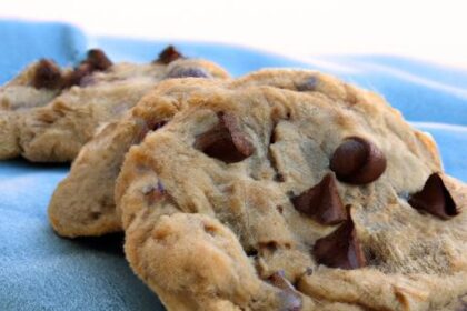 Decadent Vegan Chocolate Chip Cookies: Sweet & Dairy-Free!